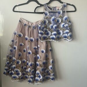 NWT Embroidered Floral Skit Set